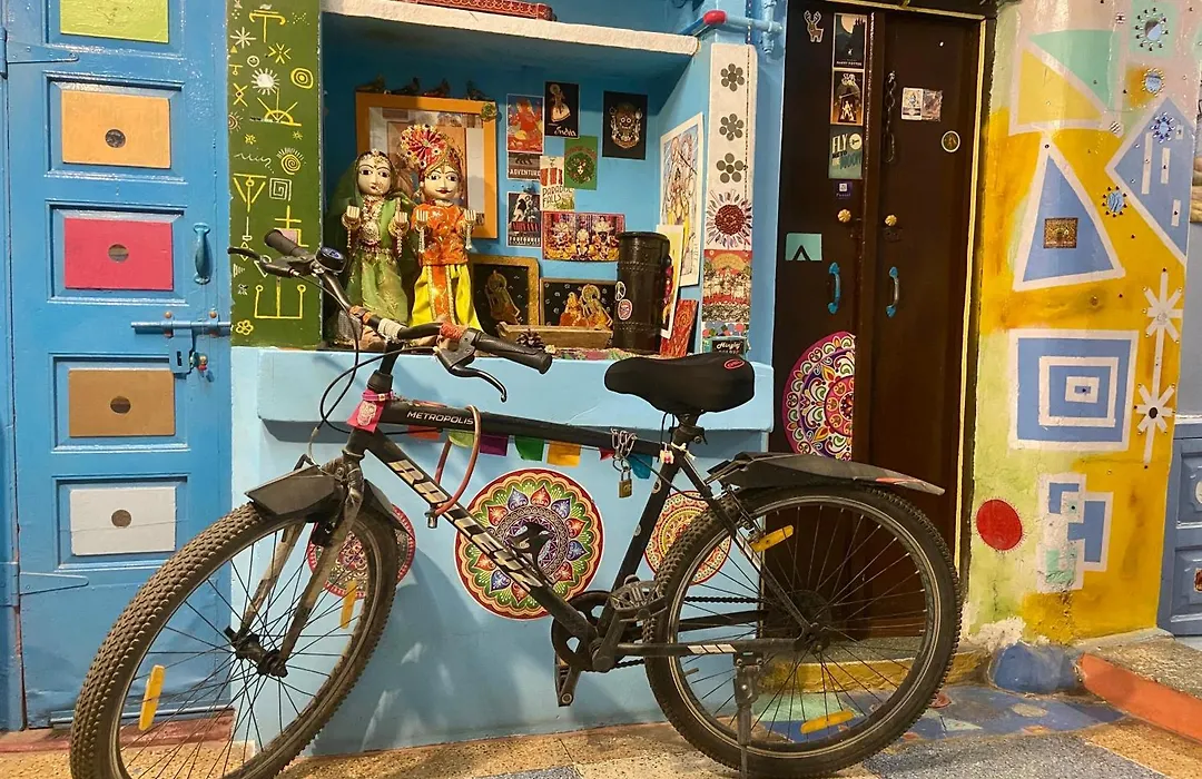 Bob Hostel-1